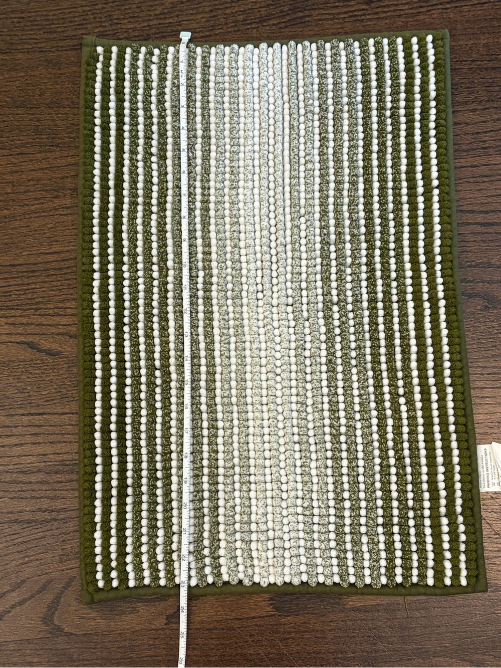 Olive Green & White Textured Bath Mat Rug – 16 x 23 in